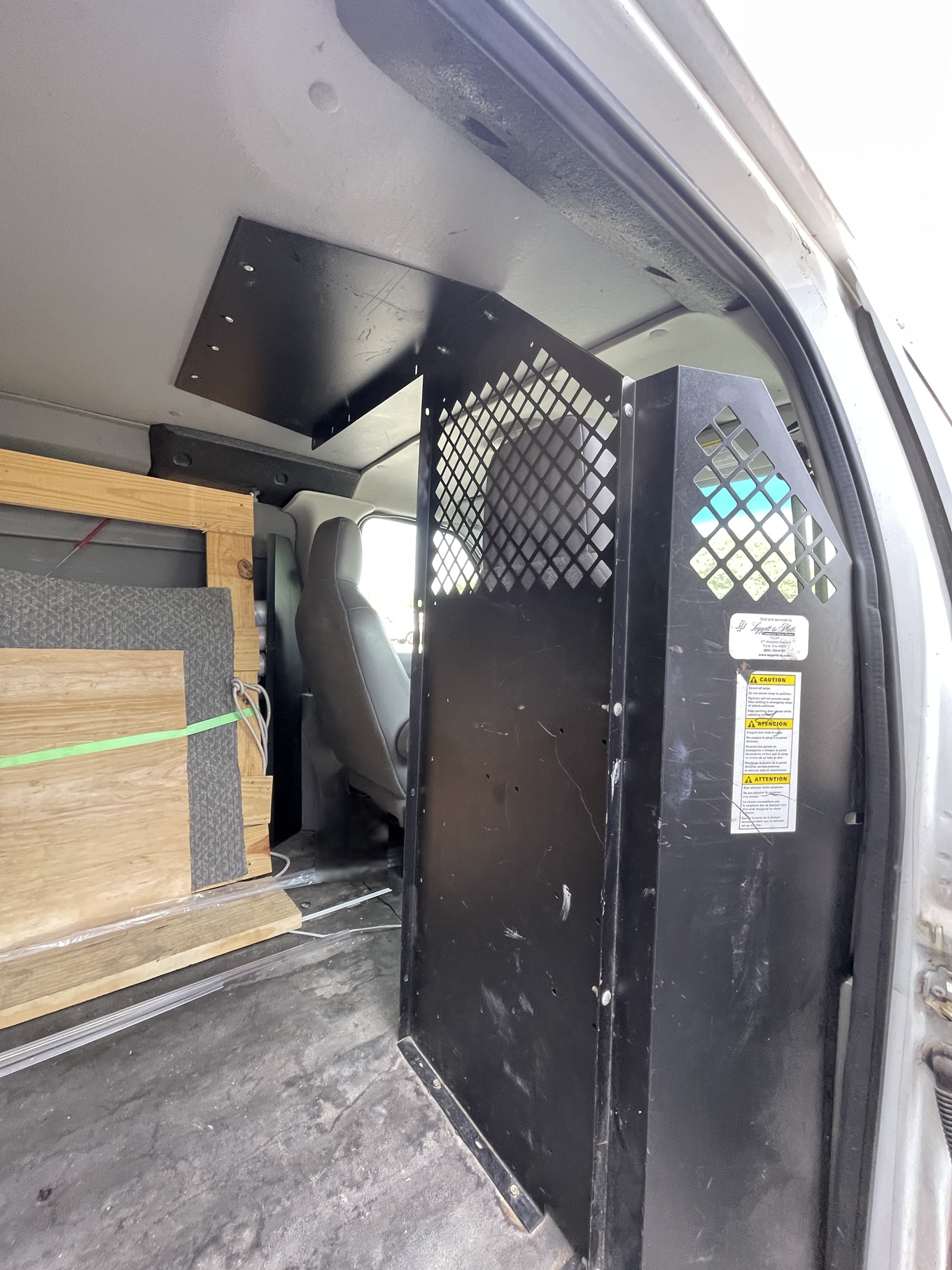 2014 FORD E250 Glass Hauler Cargo Van - Image 12